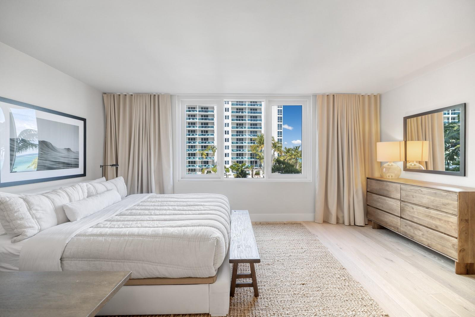 Roney Palace - Residential