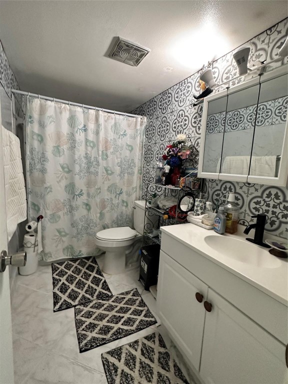 2400 NE 10th Street 205