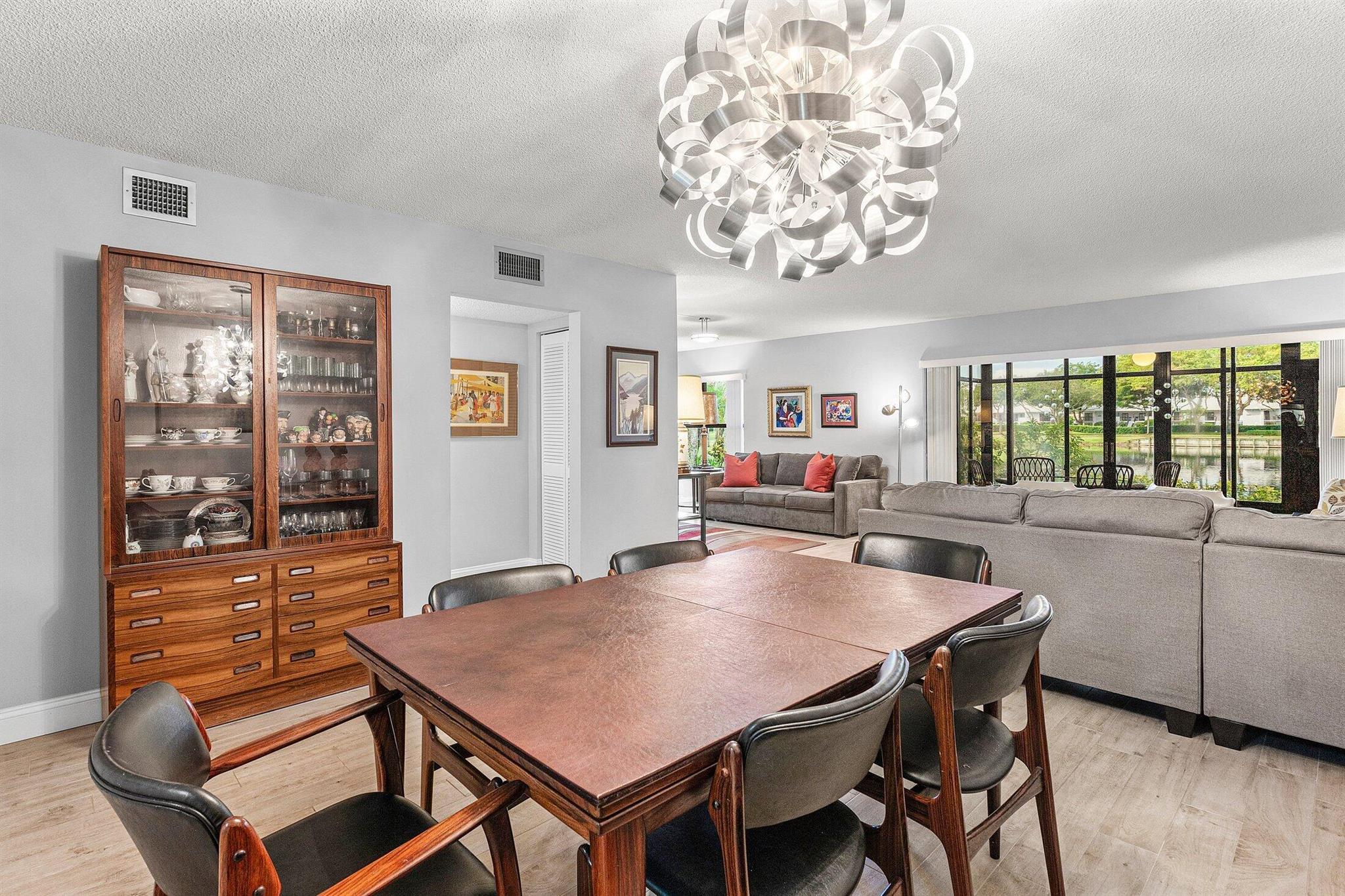 5106 Oakhill Lane 911