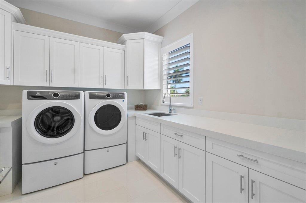 TROPIC ISLE - Residential