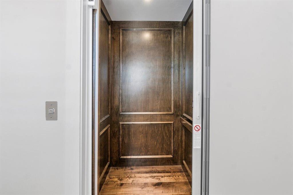 TROPIC ISLE - Residential