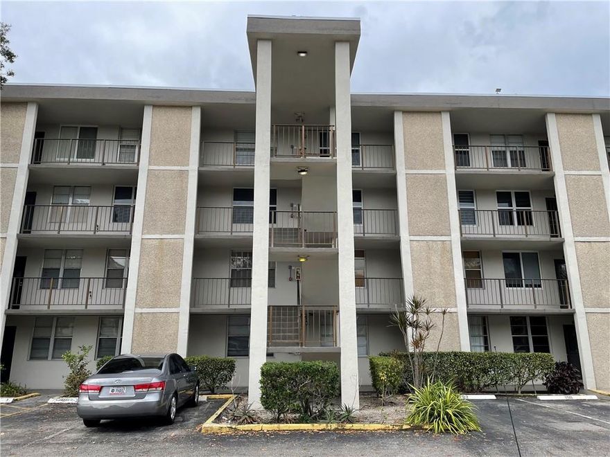 Clean and Bright, This is a wonderful opportunity to move into a very clean unit. Cypress Chase is a well run and managed  55+ Complex. This unit features All tile flooring, Freshly painted with all NEW Kitchen appliances and new ceiling panels. Updated Electric Panel. Unit comes with the existing furniture including a fairly new 55+ flat screen TV.  Walk in closet with an additional closet next to the Bathroom, Tub and tile in great condition. Enclosed screened Porch. Add your own touches to this unit and it could be Your Retirement Home. Beautiful Pool area, Club House and walking paths.