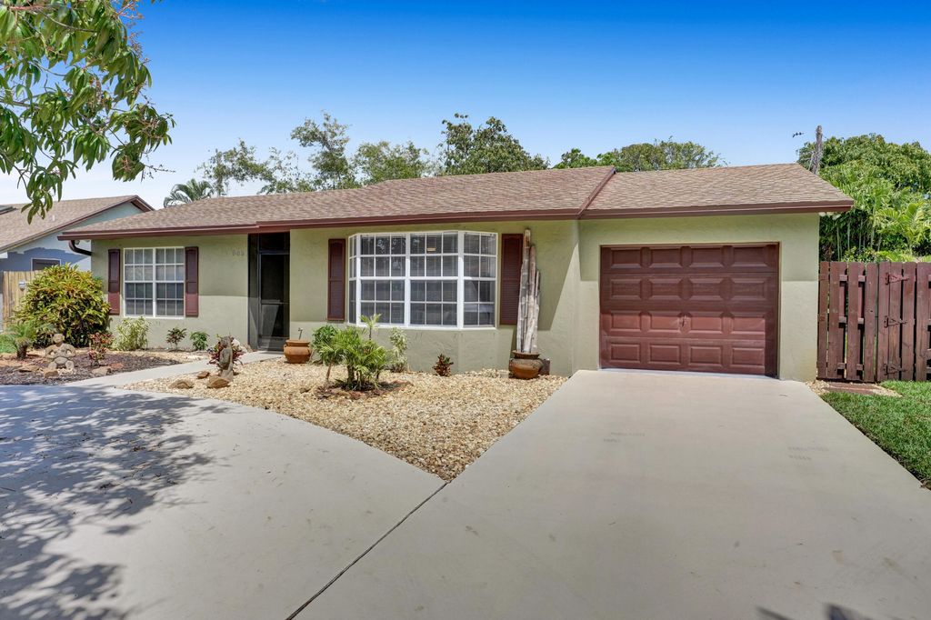 Photo of 505 Heron Drive, Delray Beach, FL 33444 (MLS # R10786514)