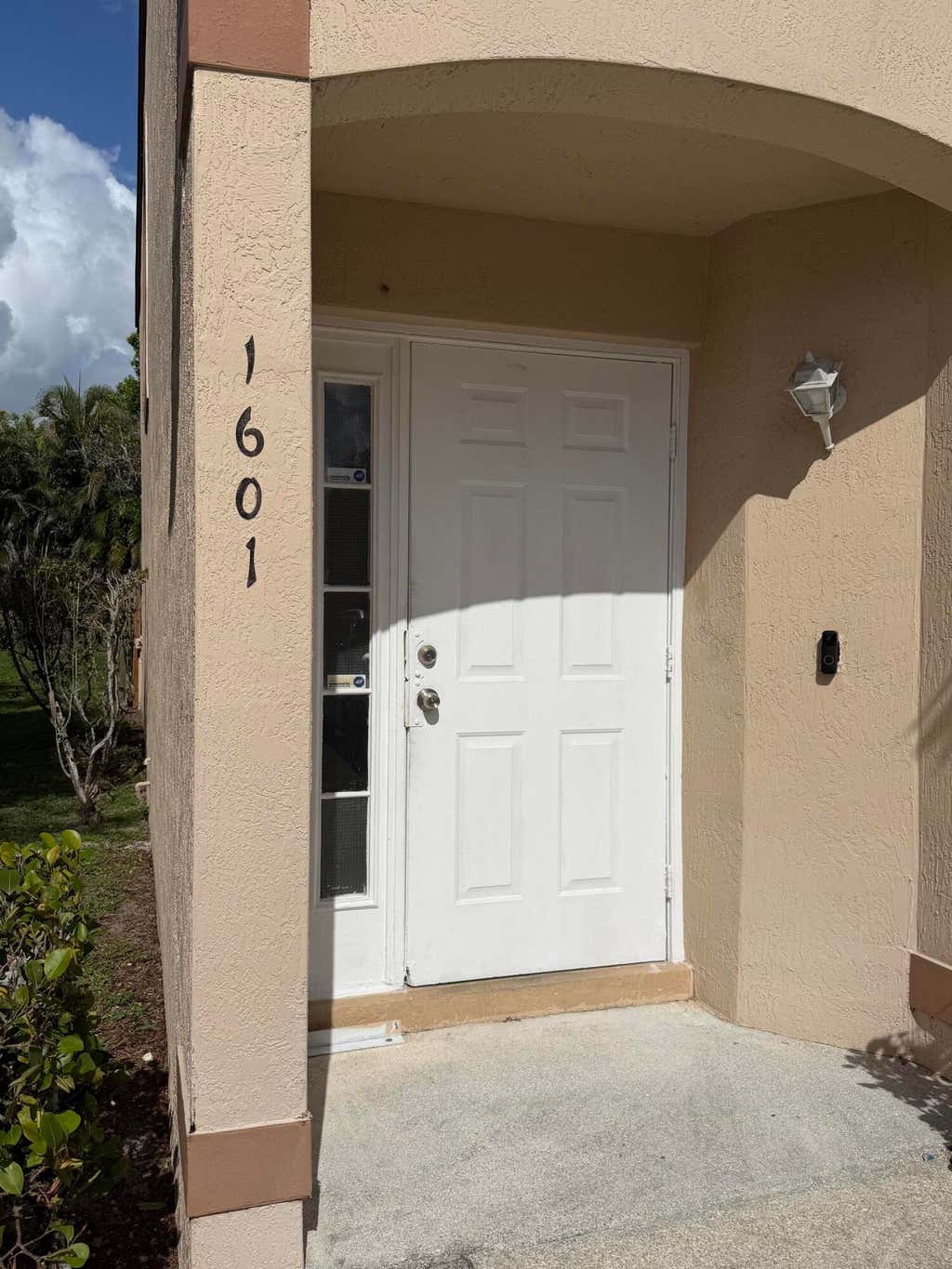 Photo of 1601 Lakeview Drive W #1601, Royal Palm Beach, FL 33411 (MLS # B26032776)