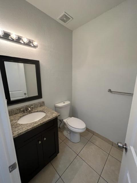 THIS TOWN HOUSE IS COMPLETELY TILED ON THE 1ST FLOOR. KITCHEN FEATURES UPGRADED BLACK APPLIANCES AND GRANITE COUNTERTOPS. UPSTAIRS FEATURES 3 BEDROOMS WITH A LOFT AND A LARGE MASTER.