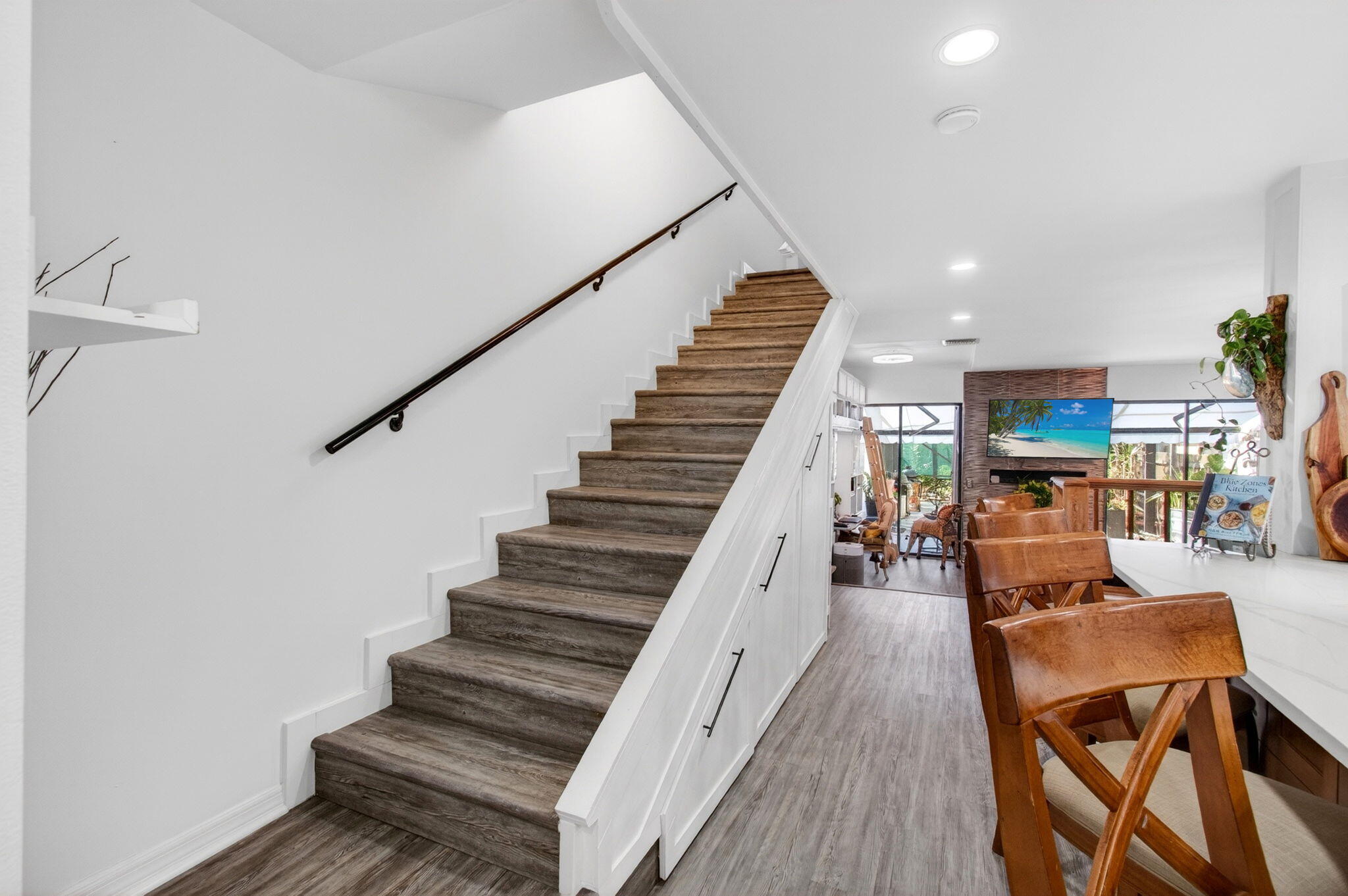 CYPRESS POINT - Residential
