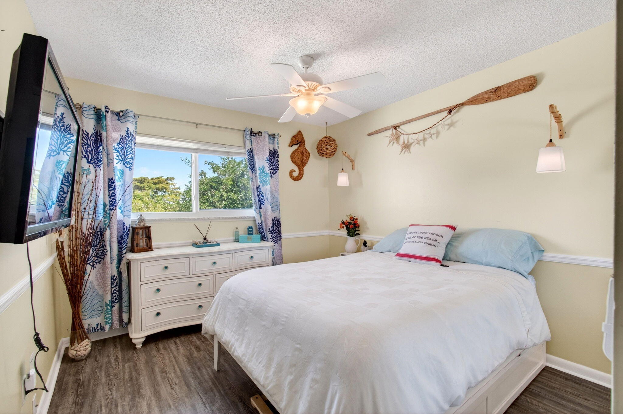 CYPRESS POINT - Residential