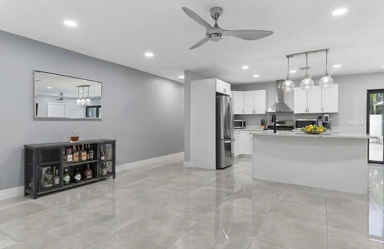 405 CHAPEL HILL Boulevard