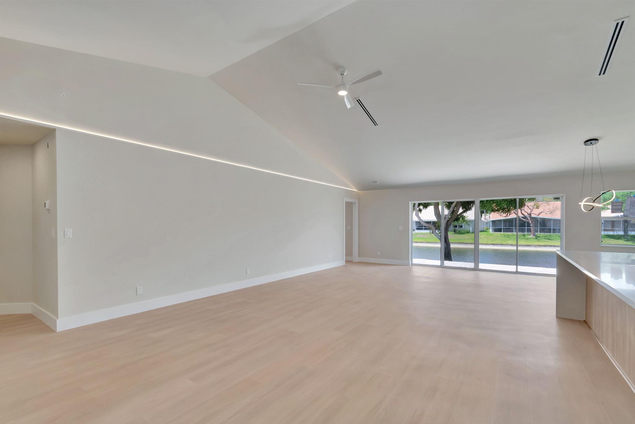 5530 Grande Palm Cir