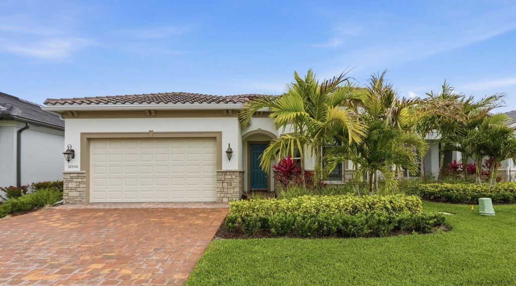 Photo of 10550 Northbrook Circle, Palm Beach Gardens, FL 33412 (MLS # B26015954)