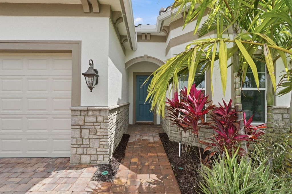Photo of 10550 Northbrook Circle, Palm Beach Gardens, FL 33412 (MLS # B26015954)