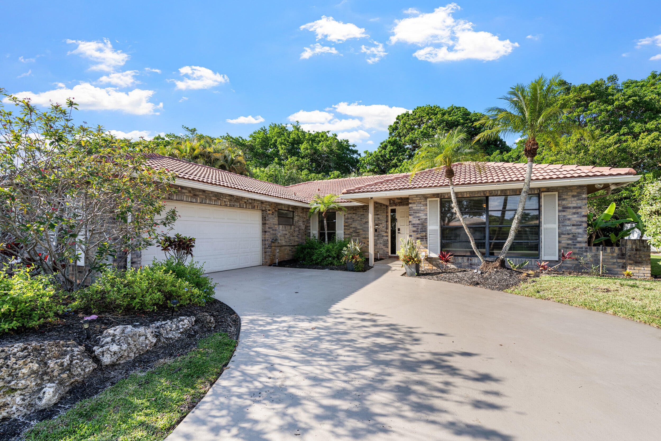 BOCA GREENS - Residential