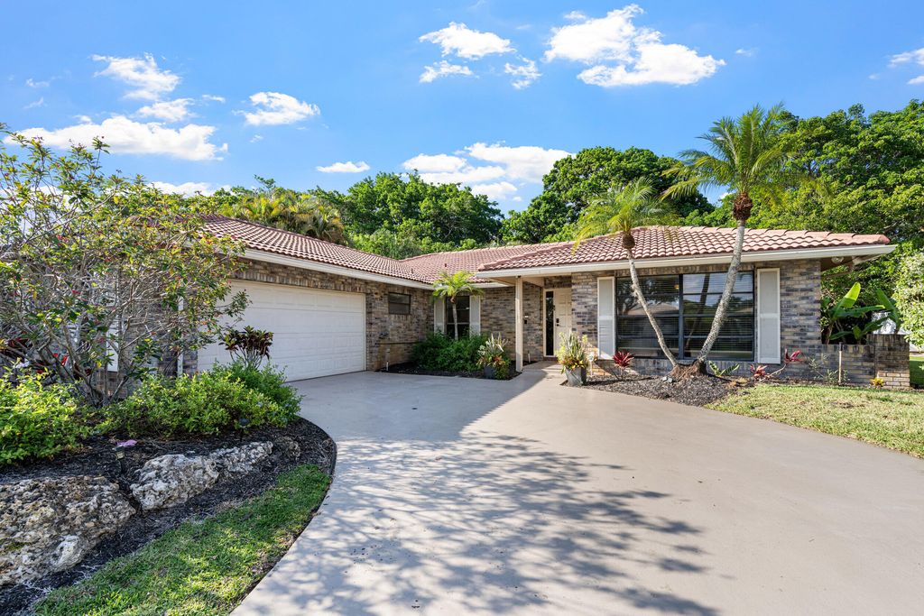 Photo of 10264 Crosswind Road, Boca Raton, FL 33498 (MLS # B26023039)