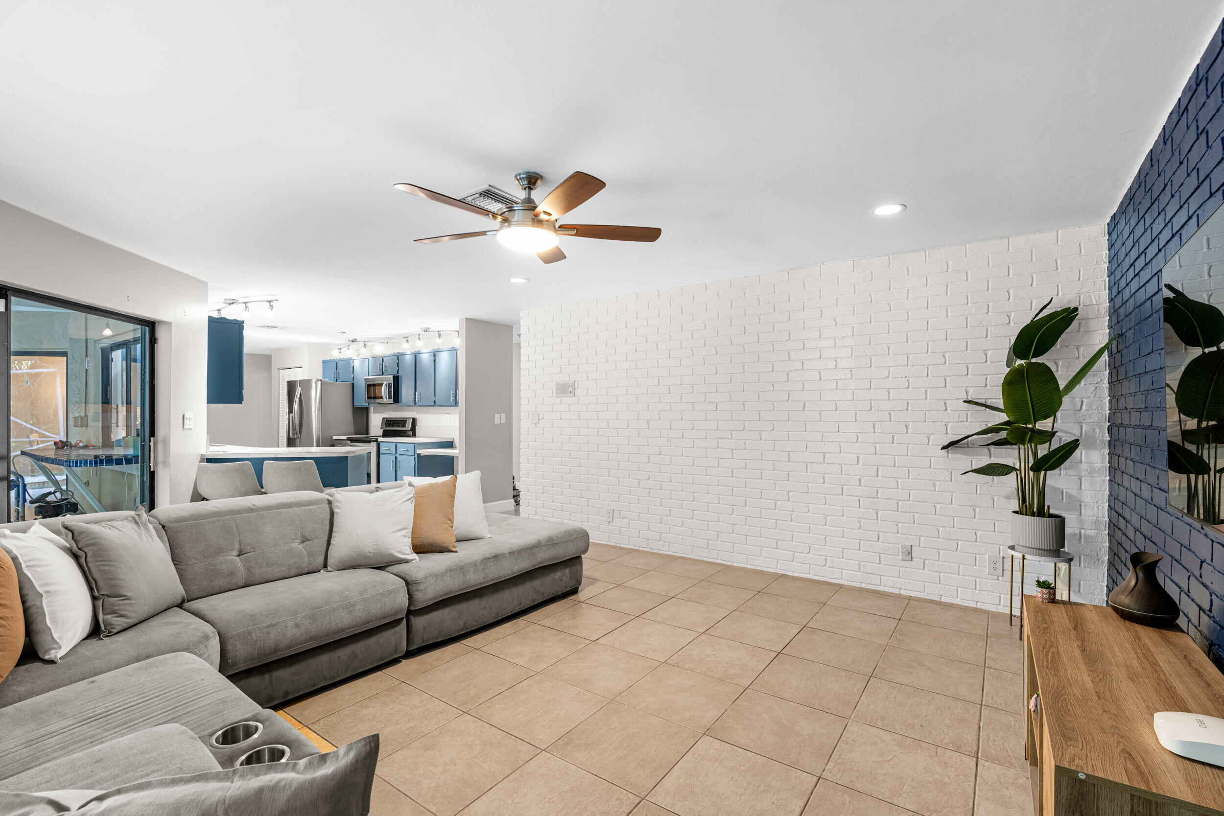 BOCA GREENS - Residential