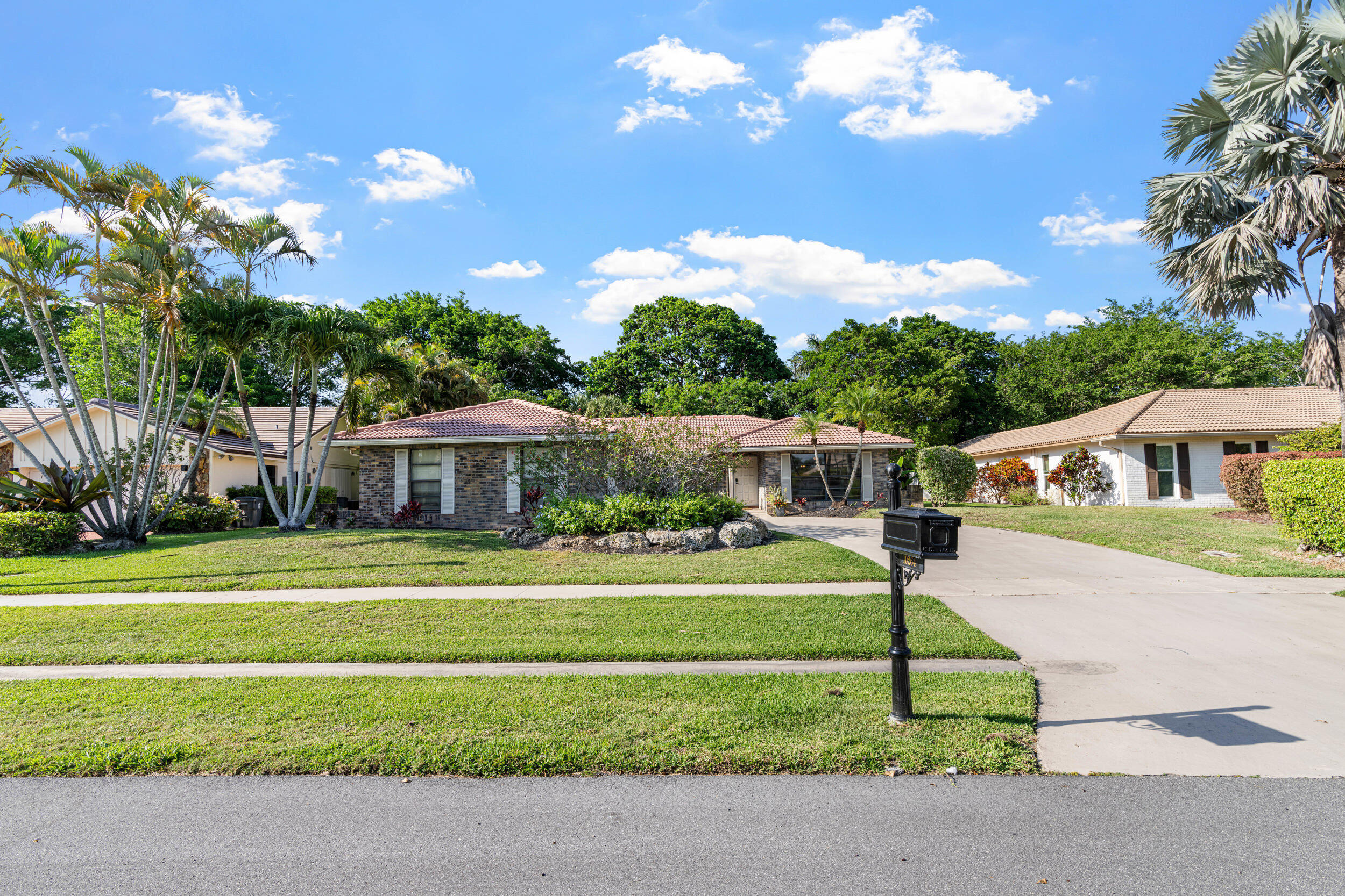 BOCA GREENS - Residential