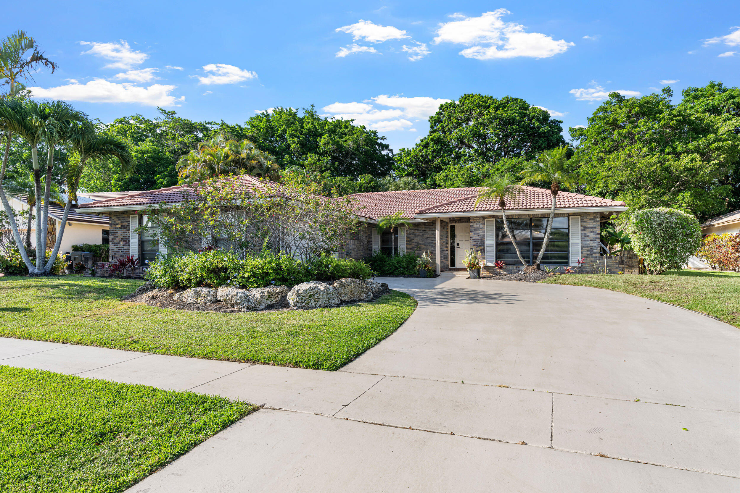 BOCA GREENS - Residential