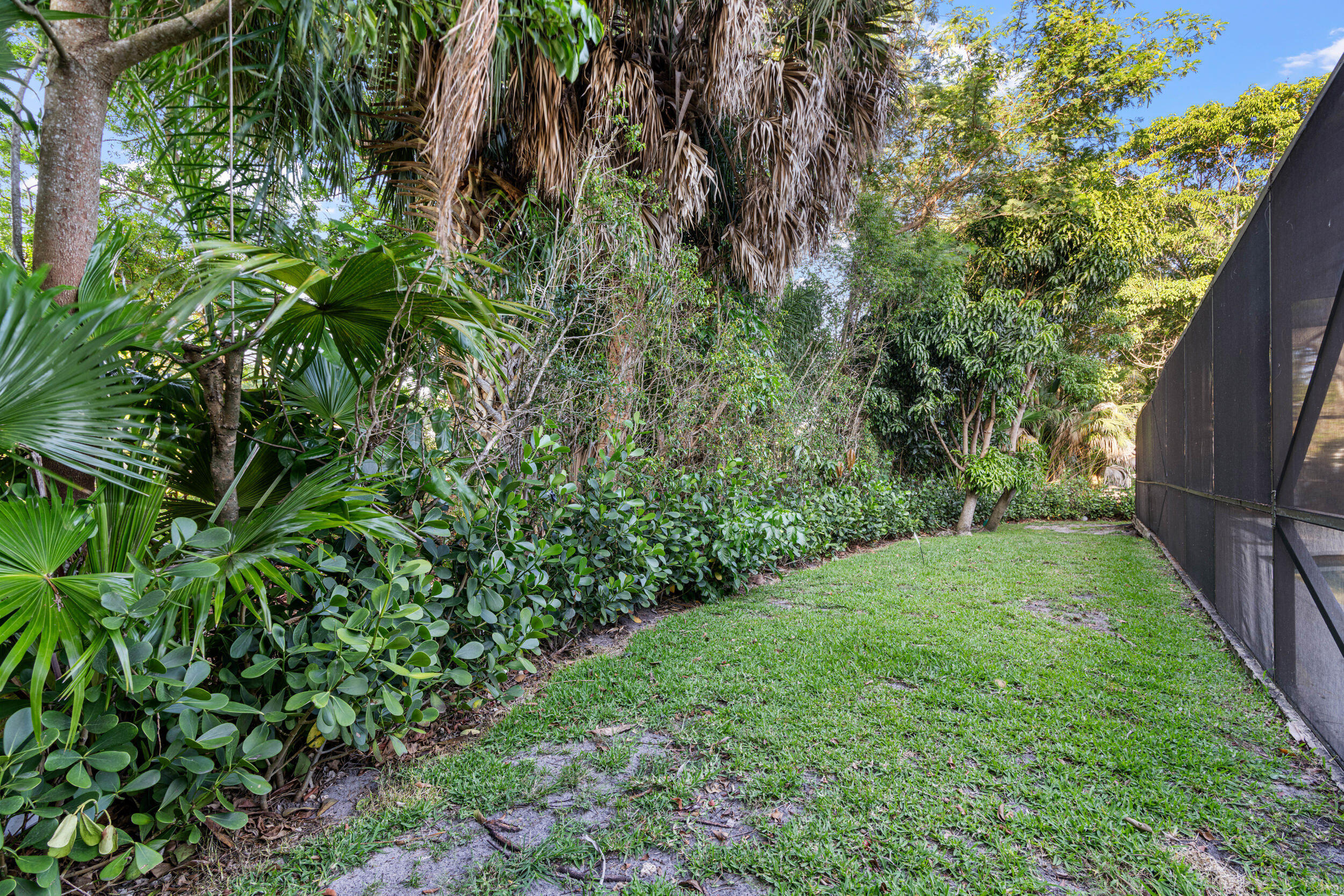 BOCA GREENS - Residential