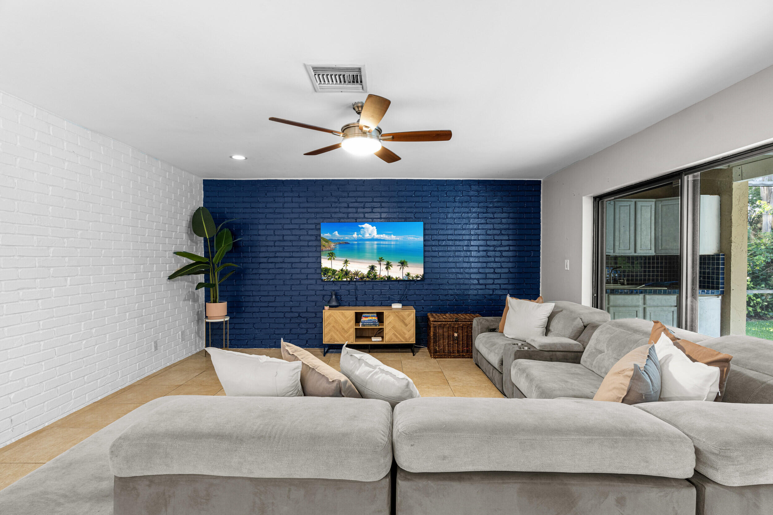BOCA GREENS - Residential