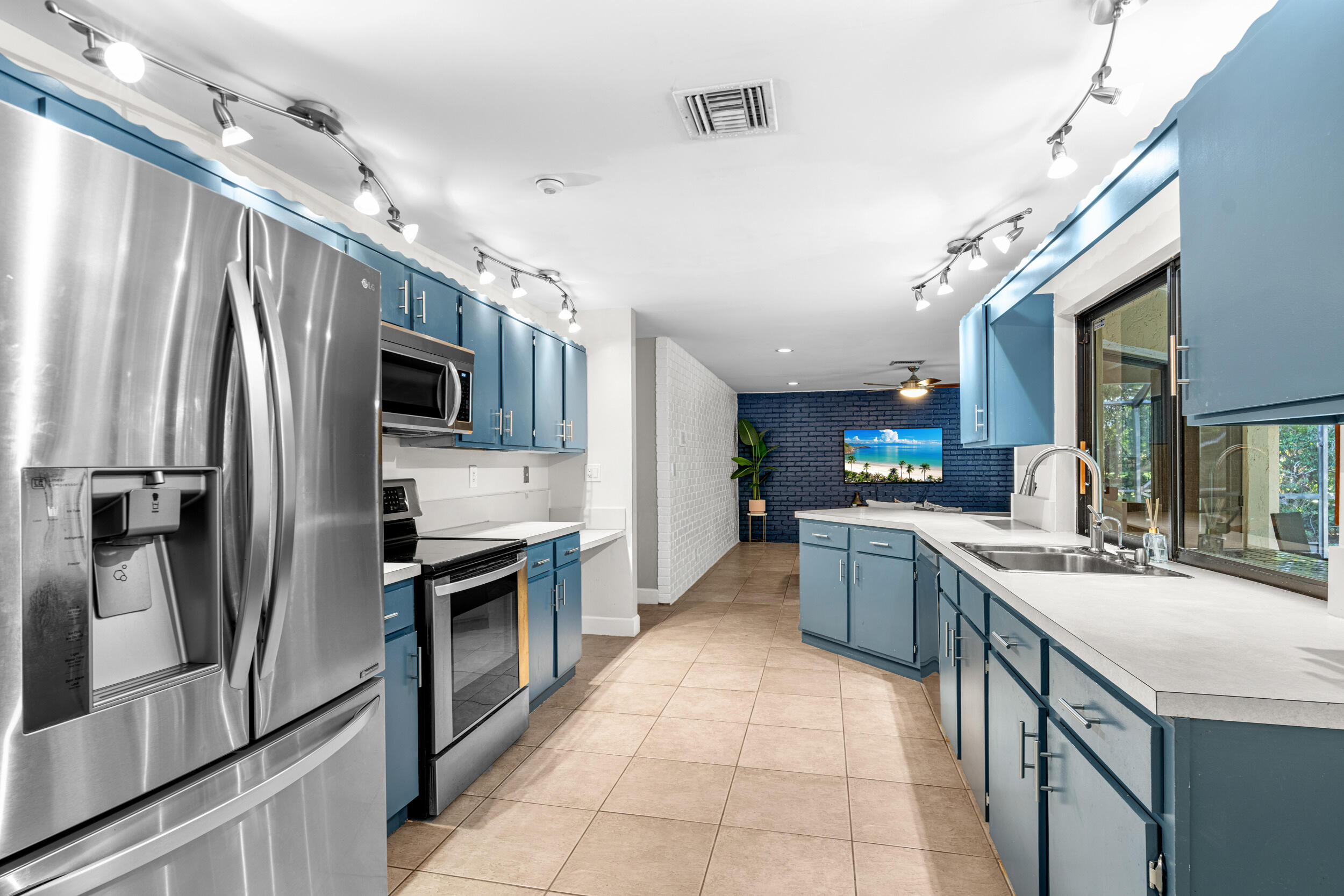 BOCA GREENS - Residential