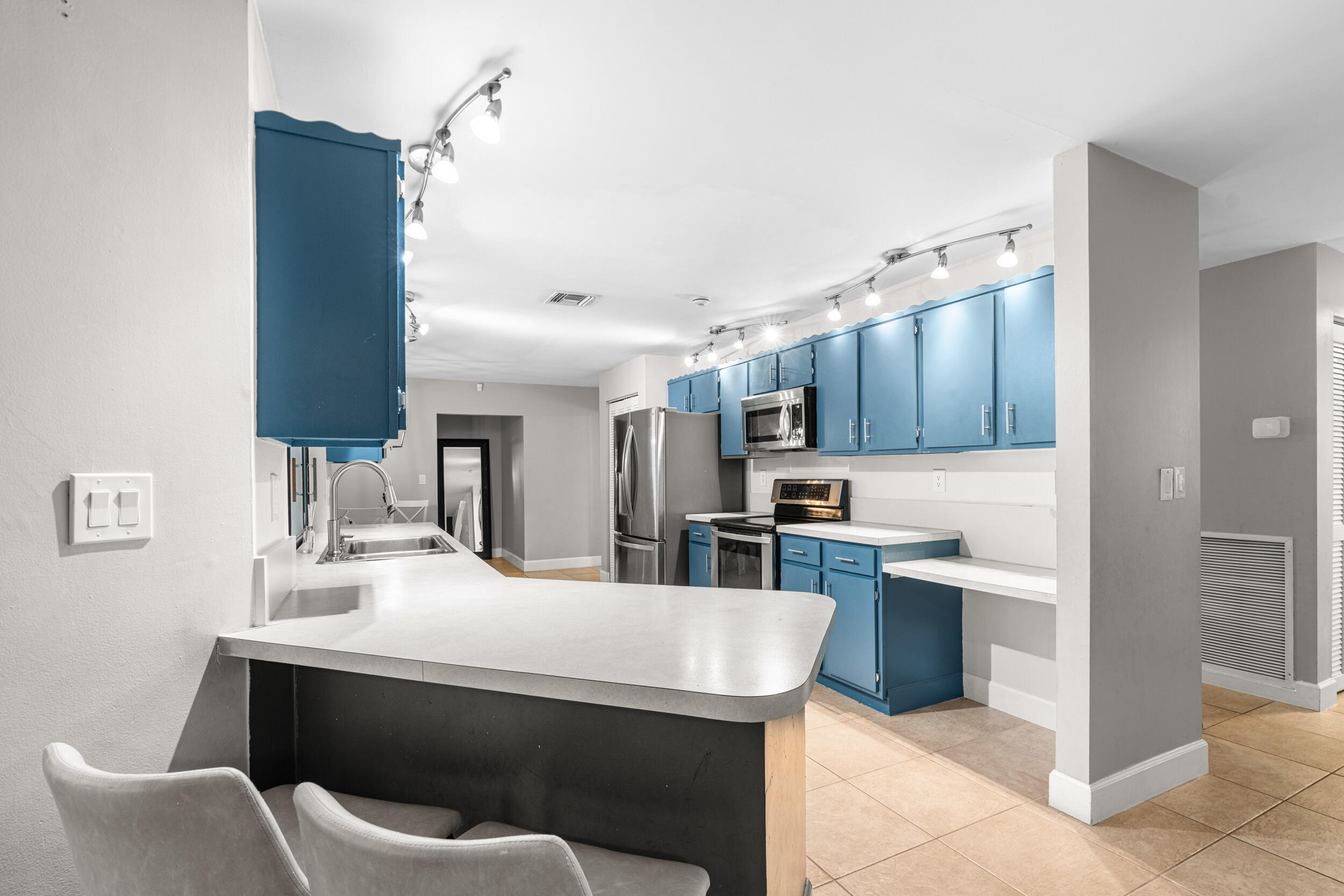 BOCA GREENS - Residential