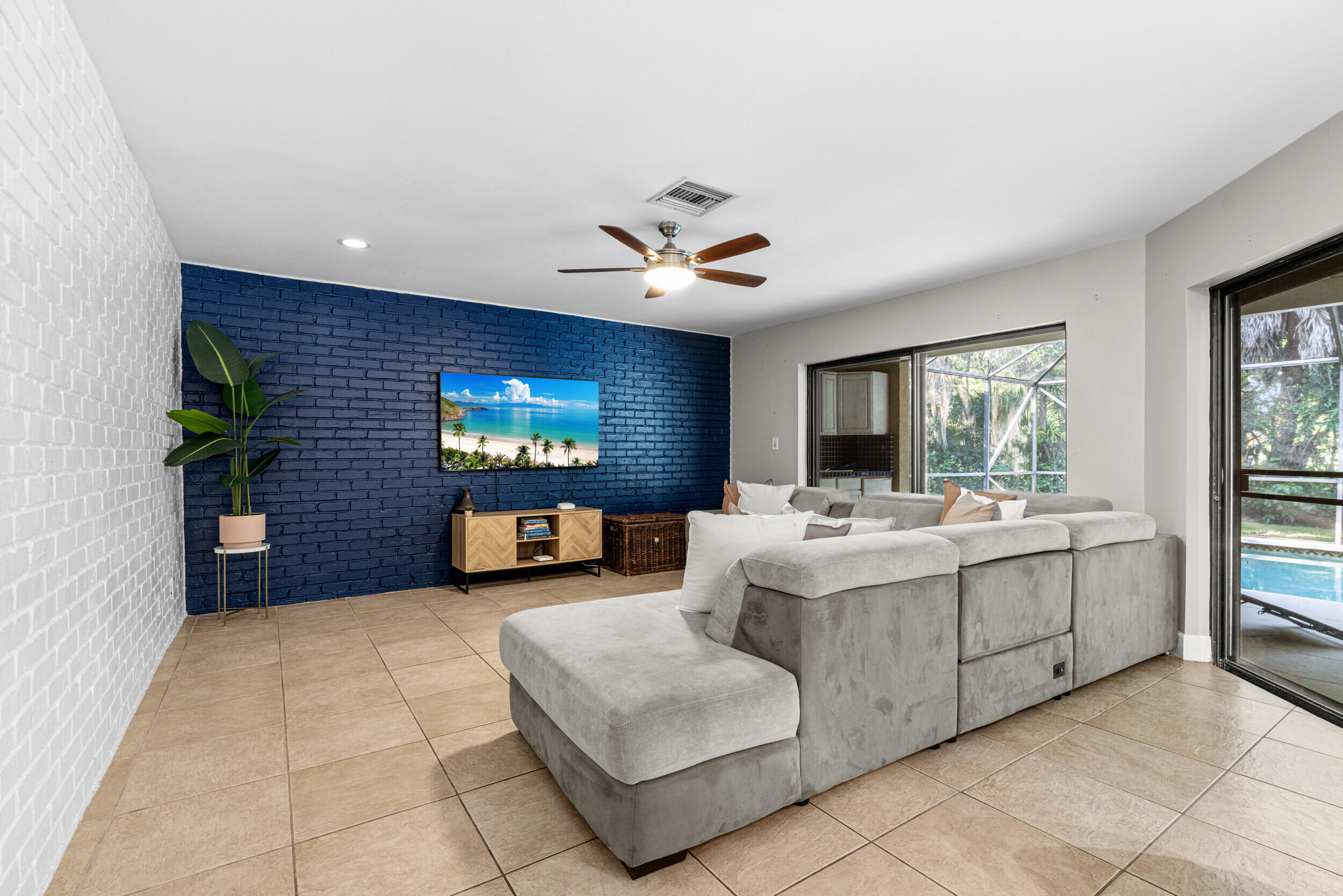 BOCA GREENS - Residential