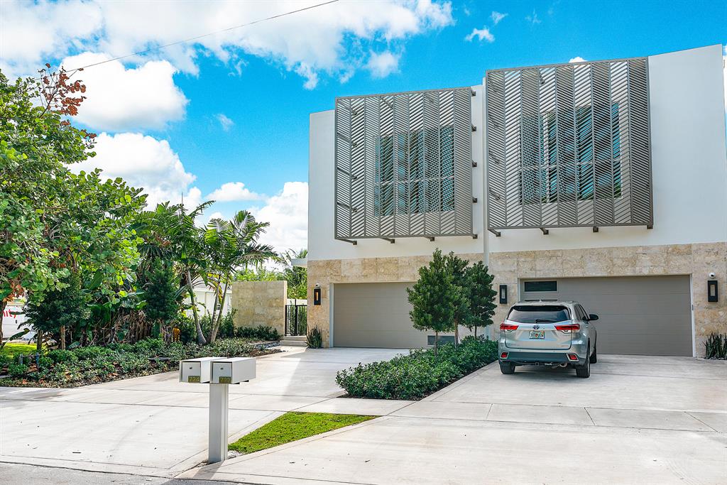 LA HACIENDA DELRAY - Residential