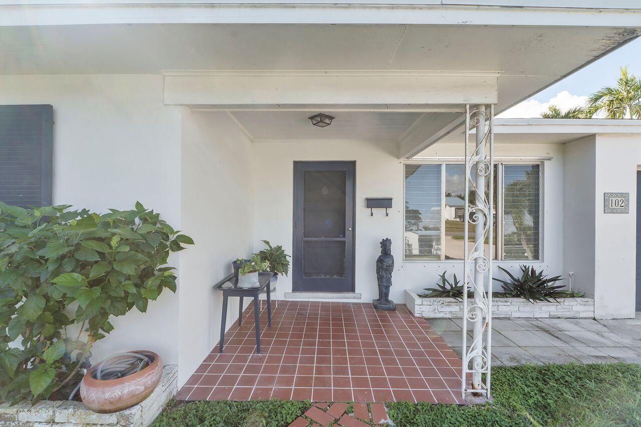 102 NW 12TH Street