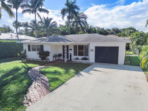Tiny photo for 102 NW 12TH Street, Delray Beach, FL 33444 (MLS # B26088653)