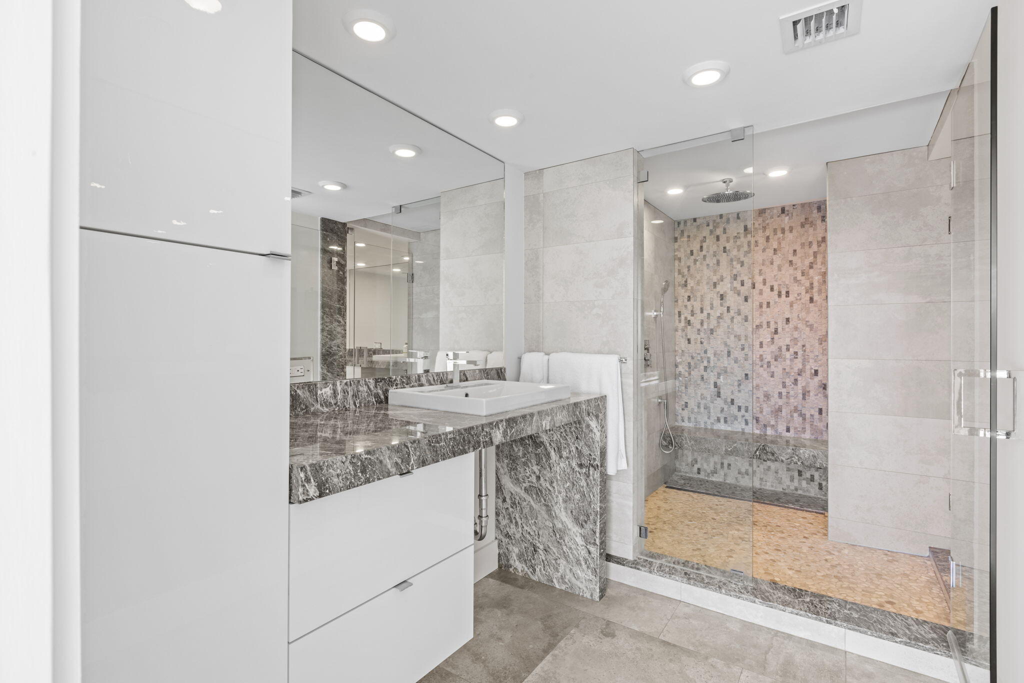 WATERVIEW TOWERS CONDO - Residential