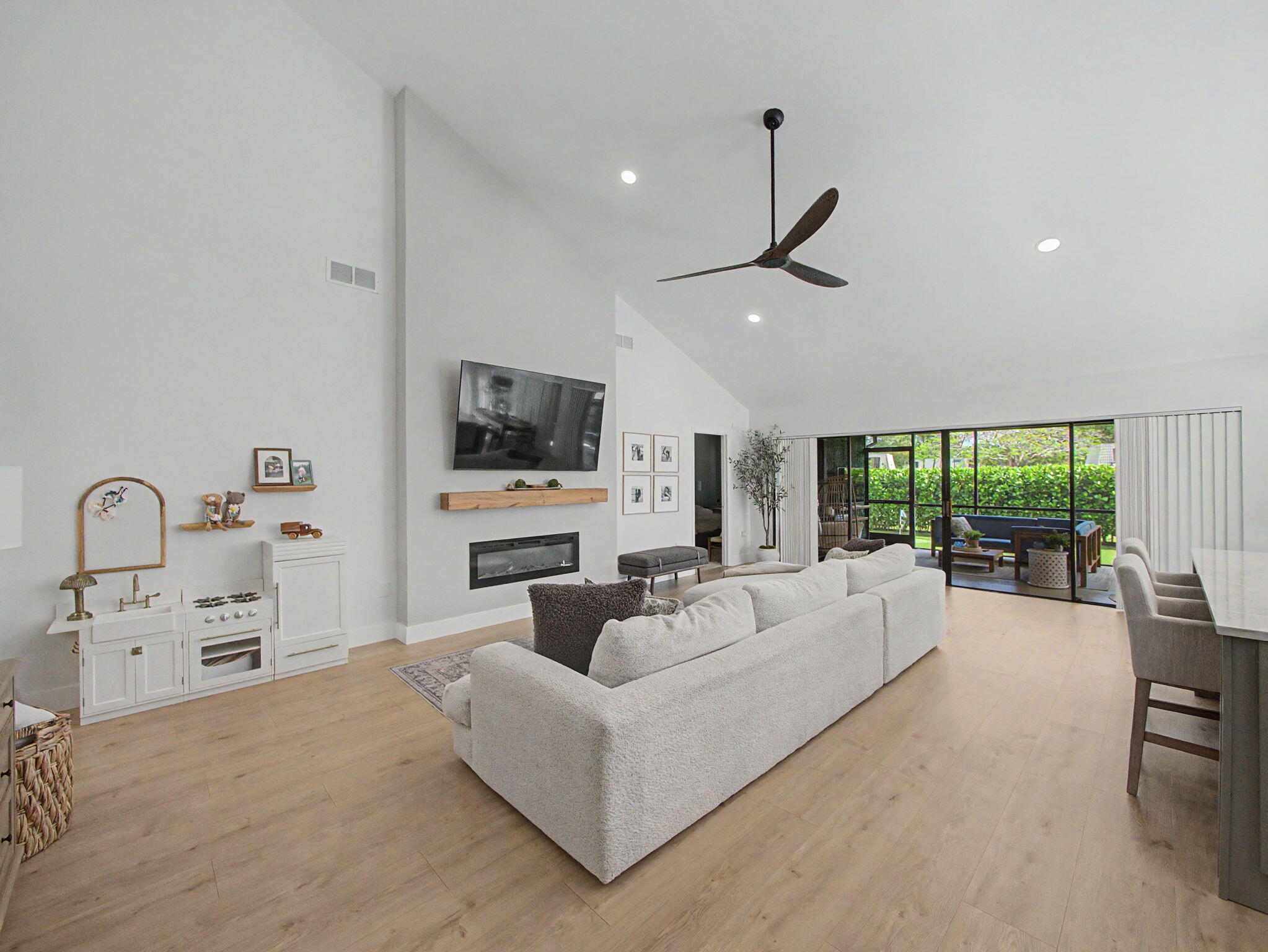 VILLAS OF BEAR LAKES ESTATES NORTH - Residential
