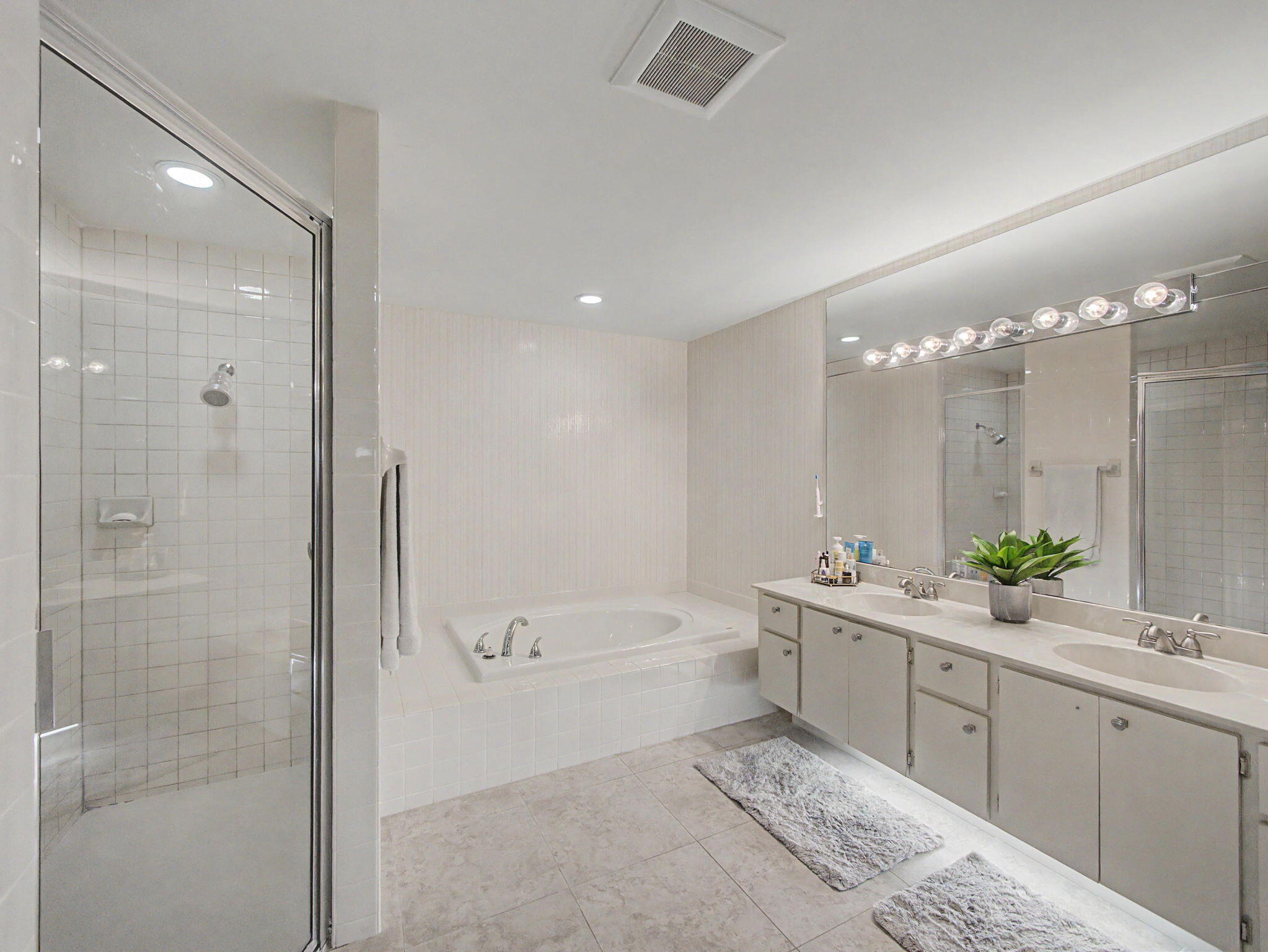 VILLAS OF BEAR LAKES ESTATES NORTH - Residential