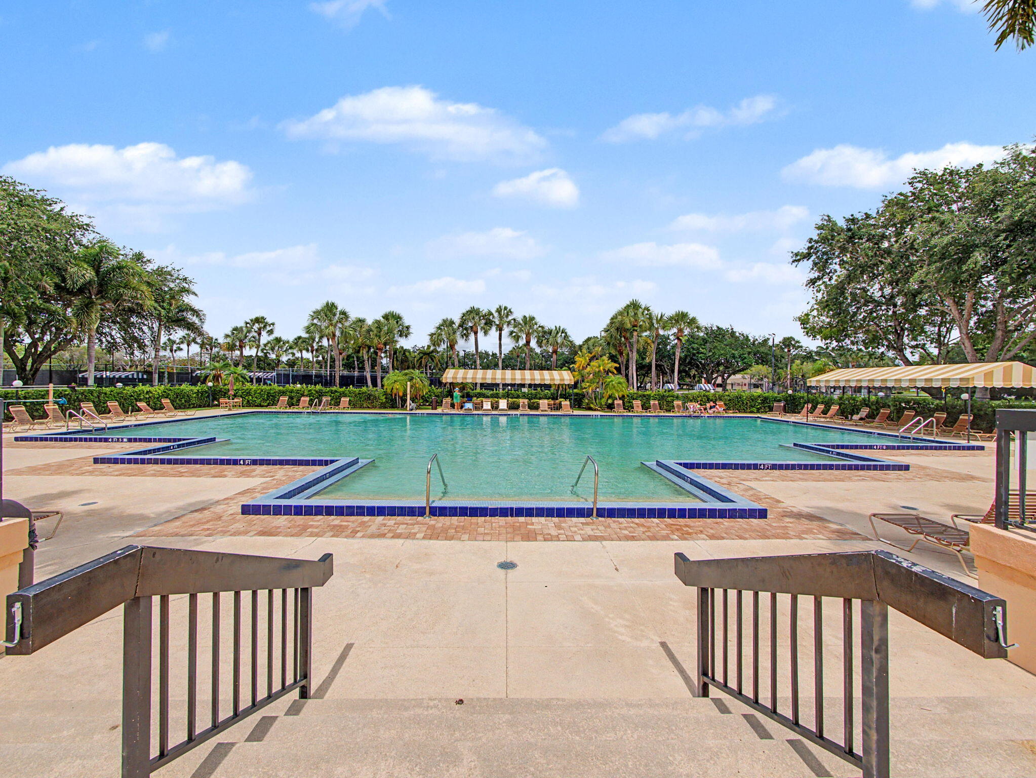 VILLAS OF BEAR LAKES ESTATES NORTH - Residential