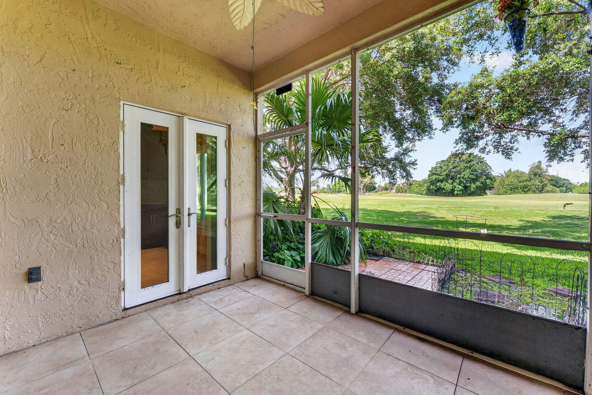 CALIFORNIA COURTS CONDO - Residential