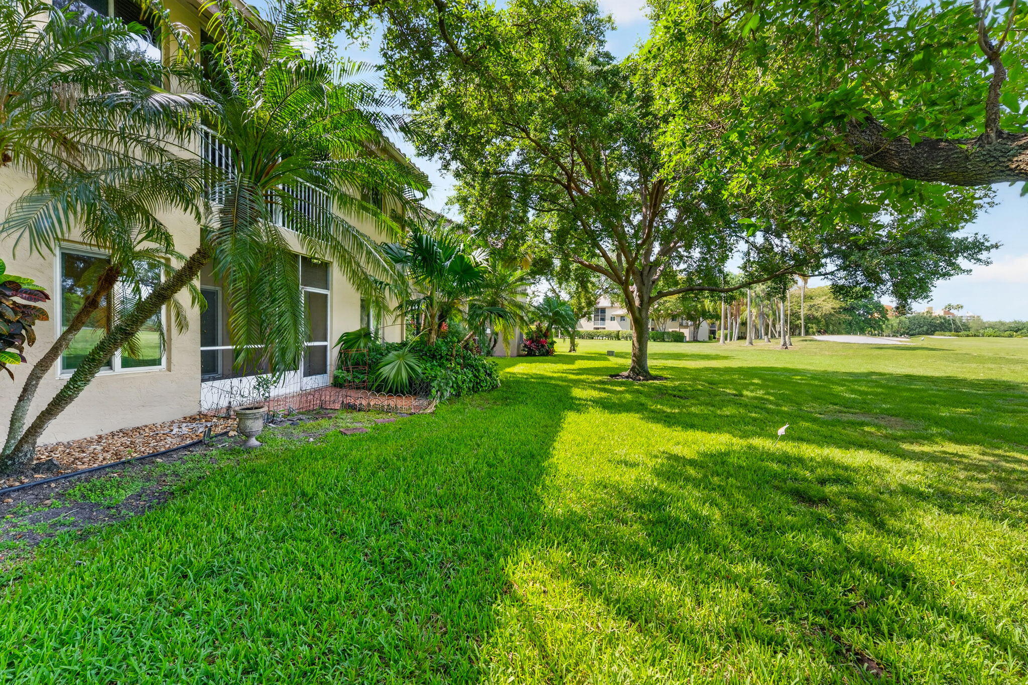 CALIFORNIA COURTS CONDO - Residential