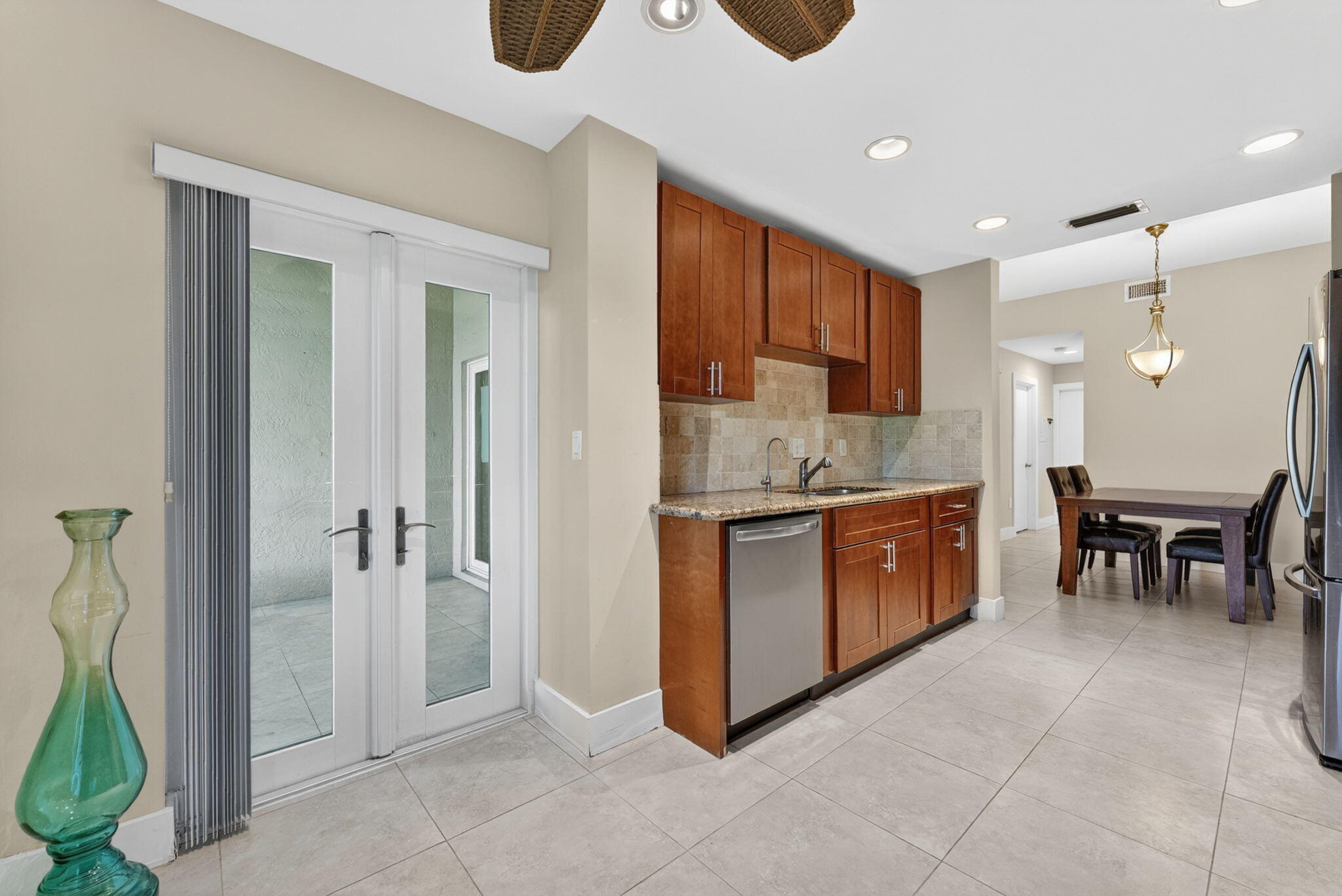 CALIFORNIA COURTS CONDO - Residential