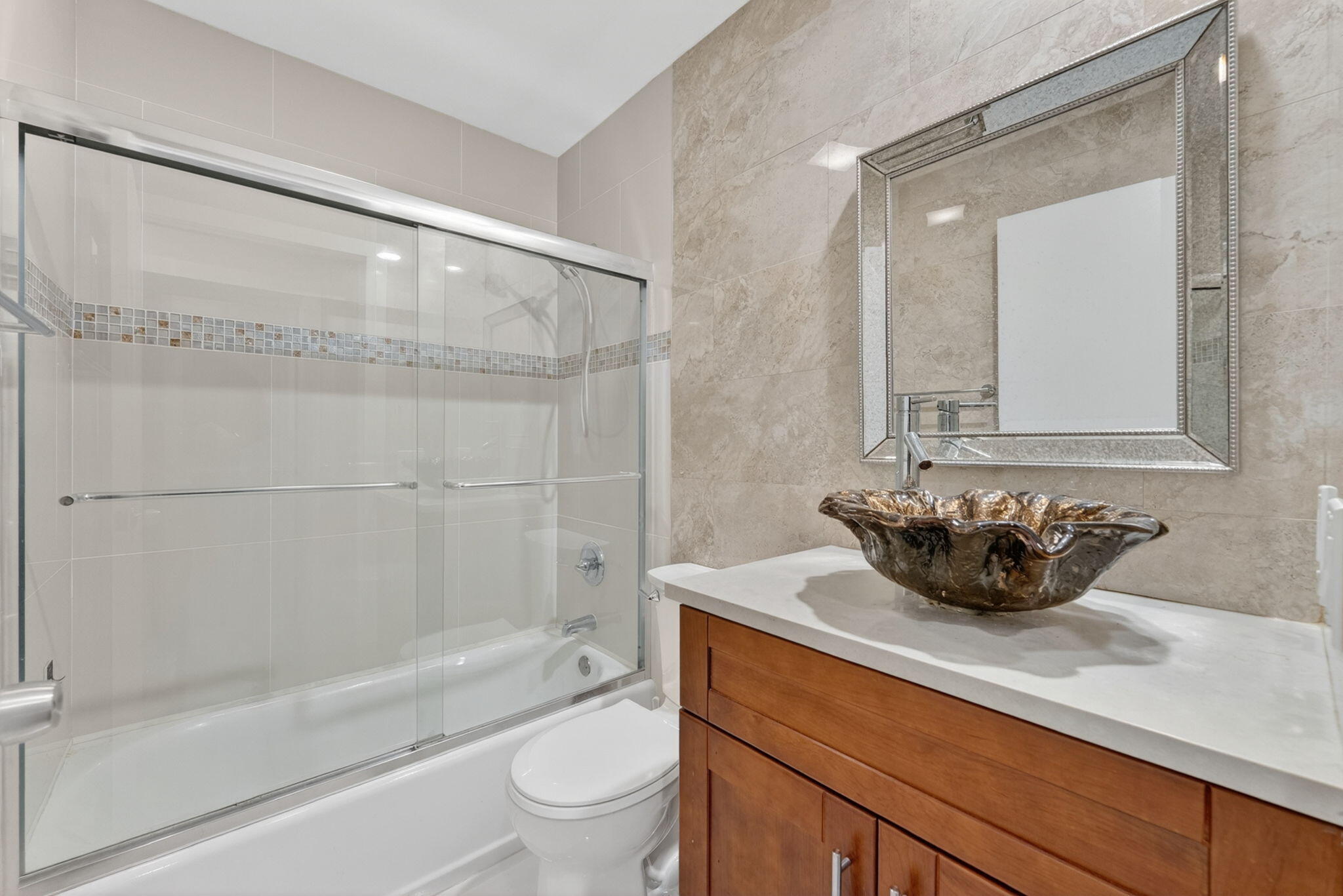 CALIFORNIA COURTS CONDO - Residential