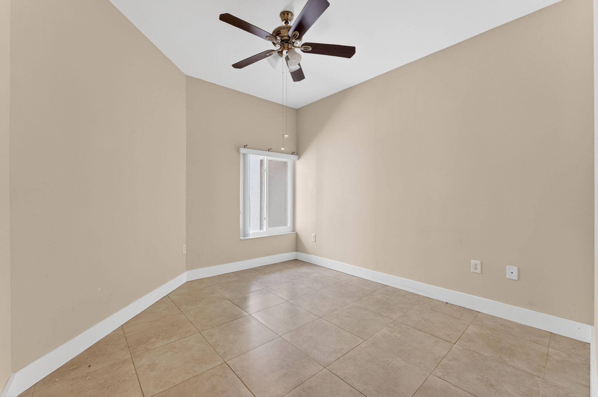 CALIFORNIA COURTS CONDO - Residential