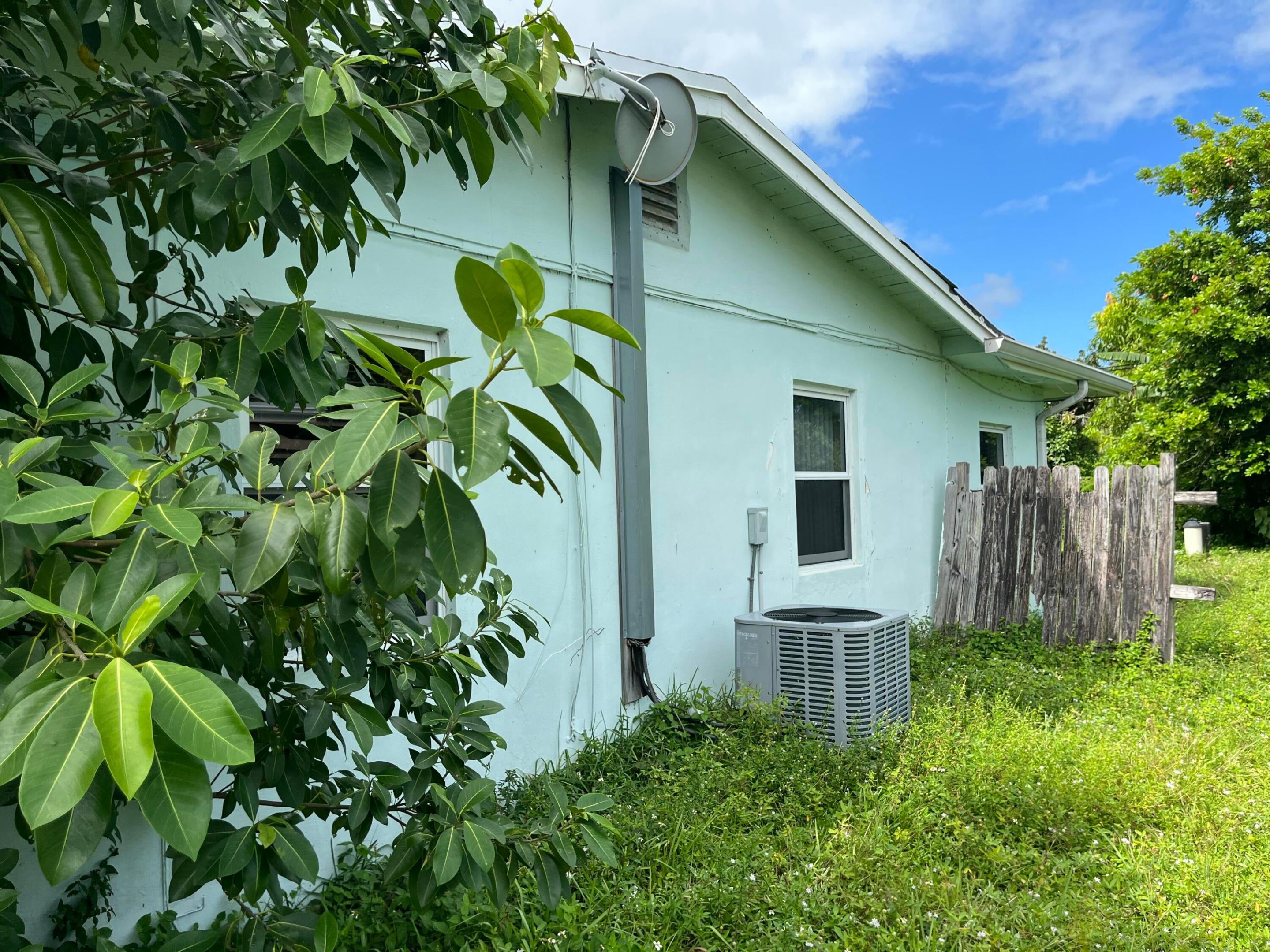 1307 NW 15TH Place