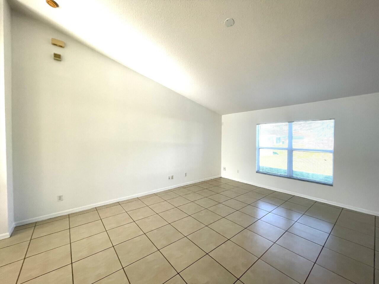 PORT ST LUCIE SECTION 8 - Residential