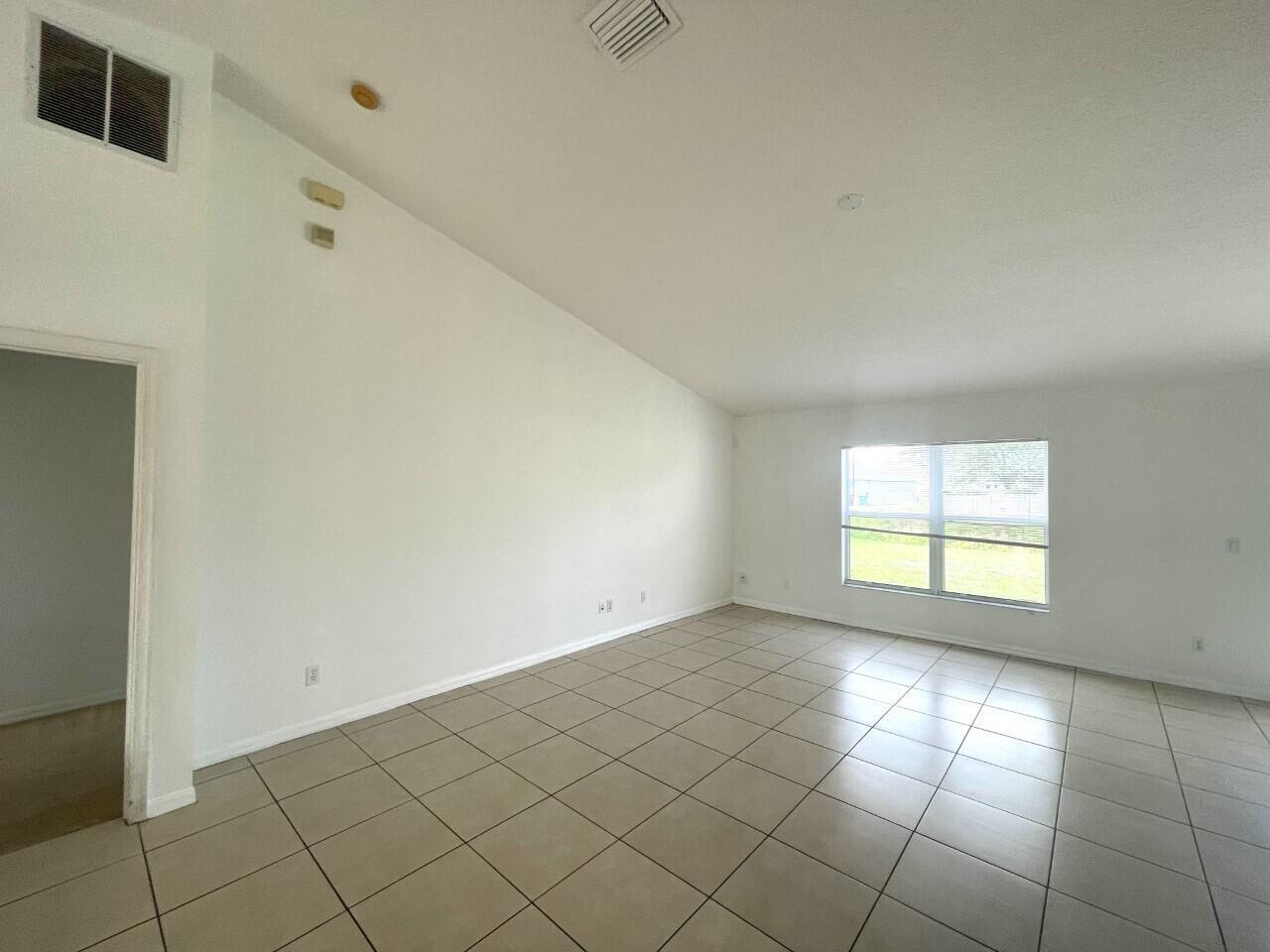 PORT ST LUCIE SECTION 8 - Residential