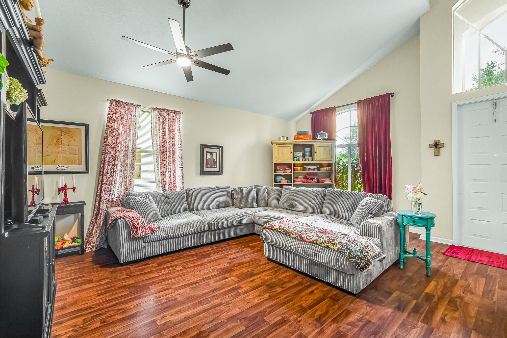 9262 Silver Glen Way