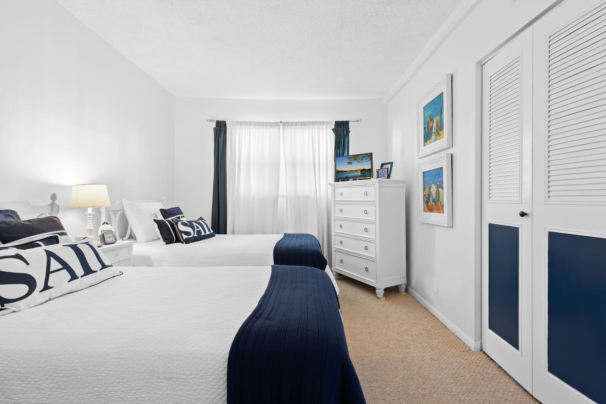 PENTHOUSE TOWERS CONDO - Residential Lease