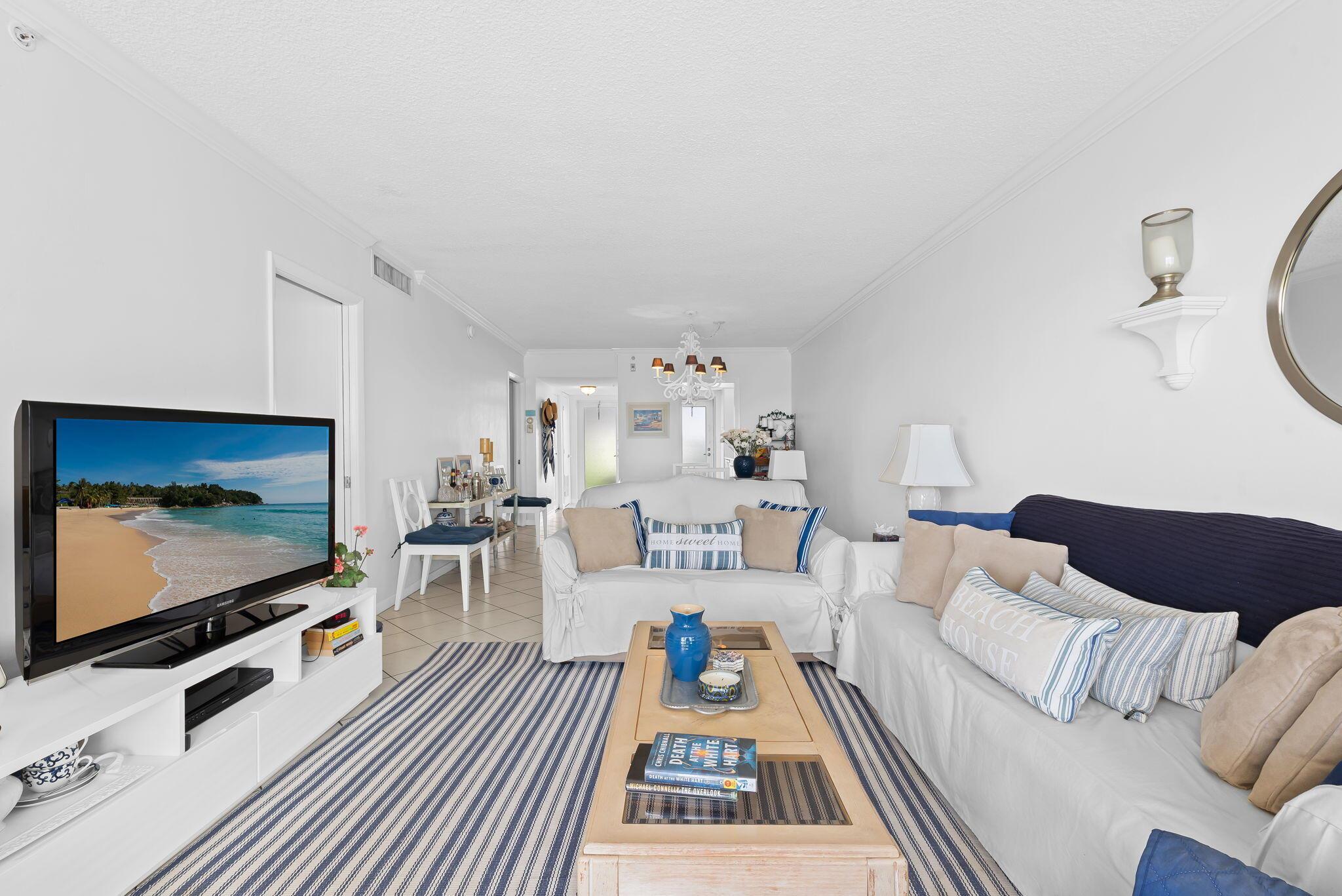 PENTHOUSE TOWERS CONDO - Residential Lease