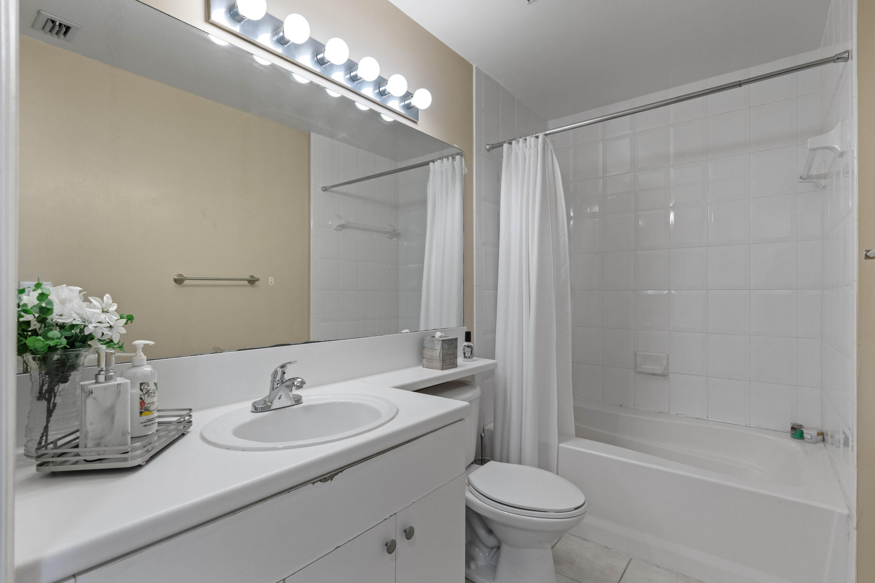 MONTECITO PALM BEACH CONDO - Residential