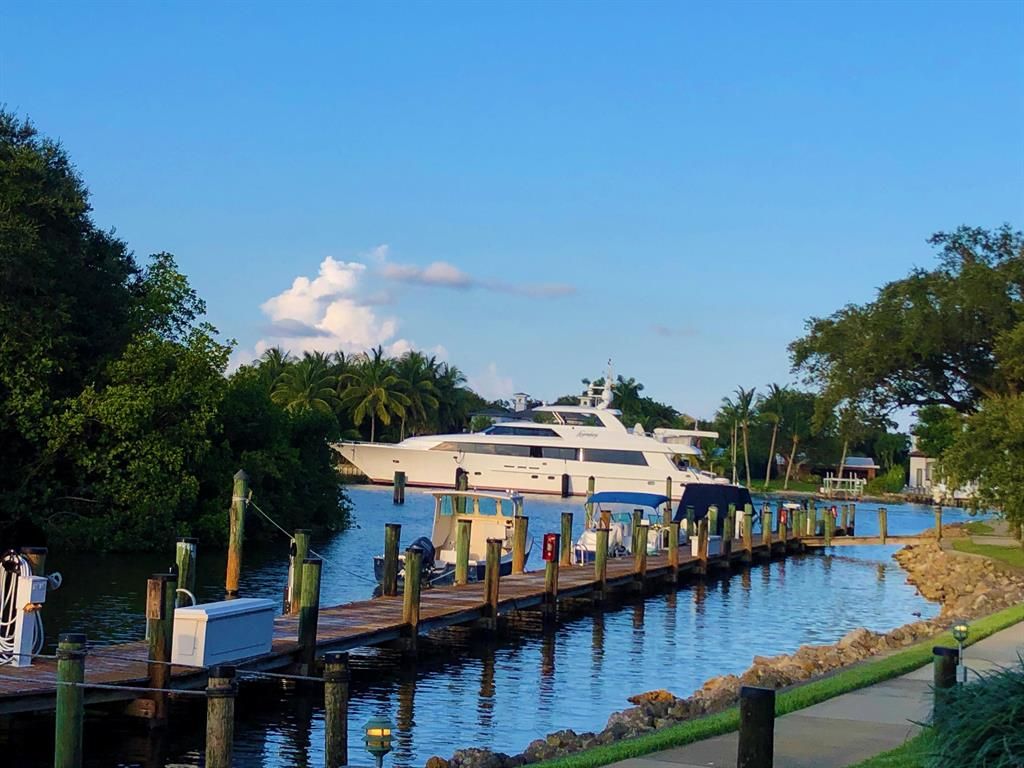 Photo of 2280 Treasure Isle Drive Dr #A83, Palm Beach Gardens, FL 33410 (MLS # R10683903)