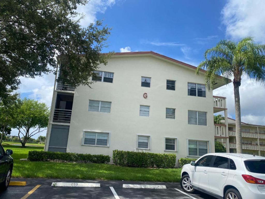 PRESTON AT CENTURY VILLAGE CONDO - Residential