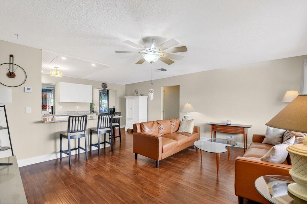 Photo of 112 SW 9th Street, Boynton Beach, FL 33426 (MLS # B26017138)