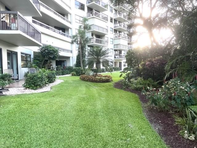 Voyager Condo - Residential