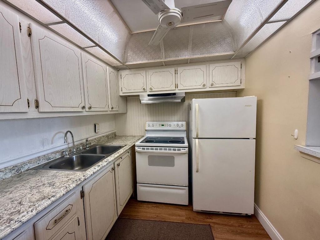 Photo of 364 Camden P #364, West Palm Beach, FL 33417 (MLS # B26031022)