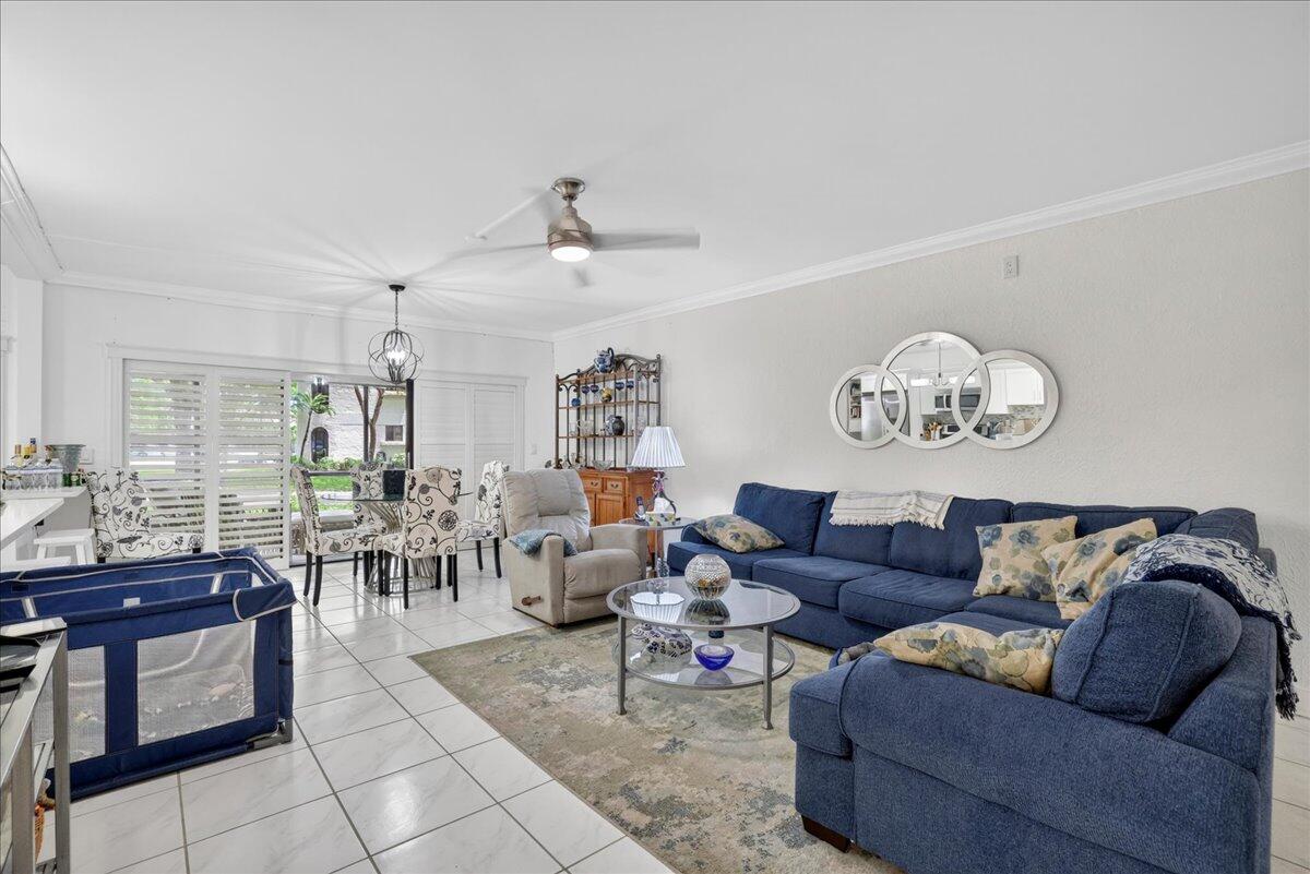 6328 W Longboat Ln Lane W 101